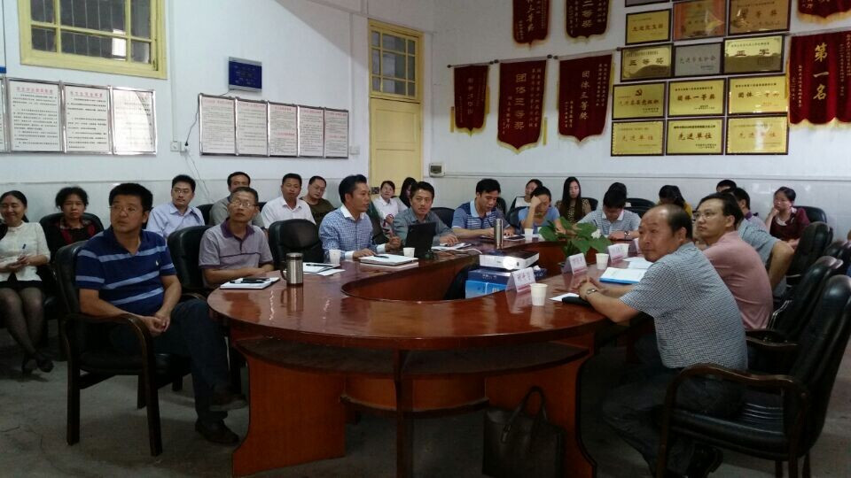 龙志坚书记向省督导组汇报党的群众路线教育实践活动开展情况及整改措施